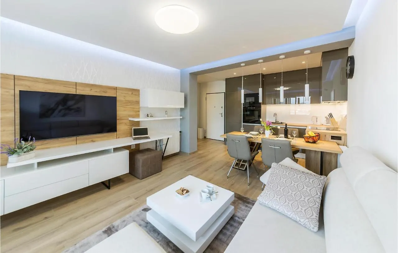 Gorgeous Apartment In Pula With Kitchen 0*,