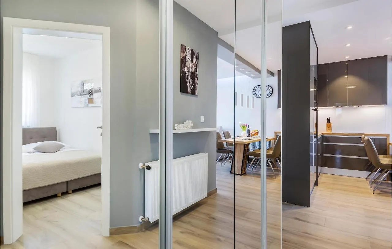 Gorgeous Apartment In Pula With Kitchen
