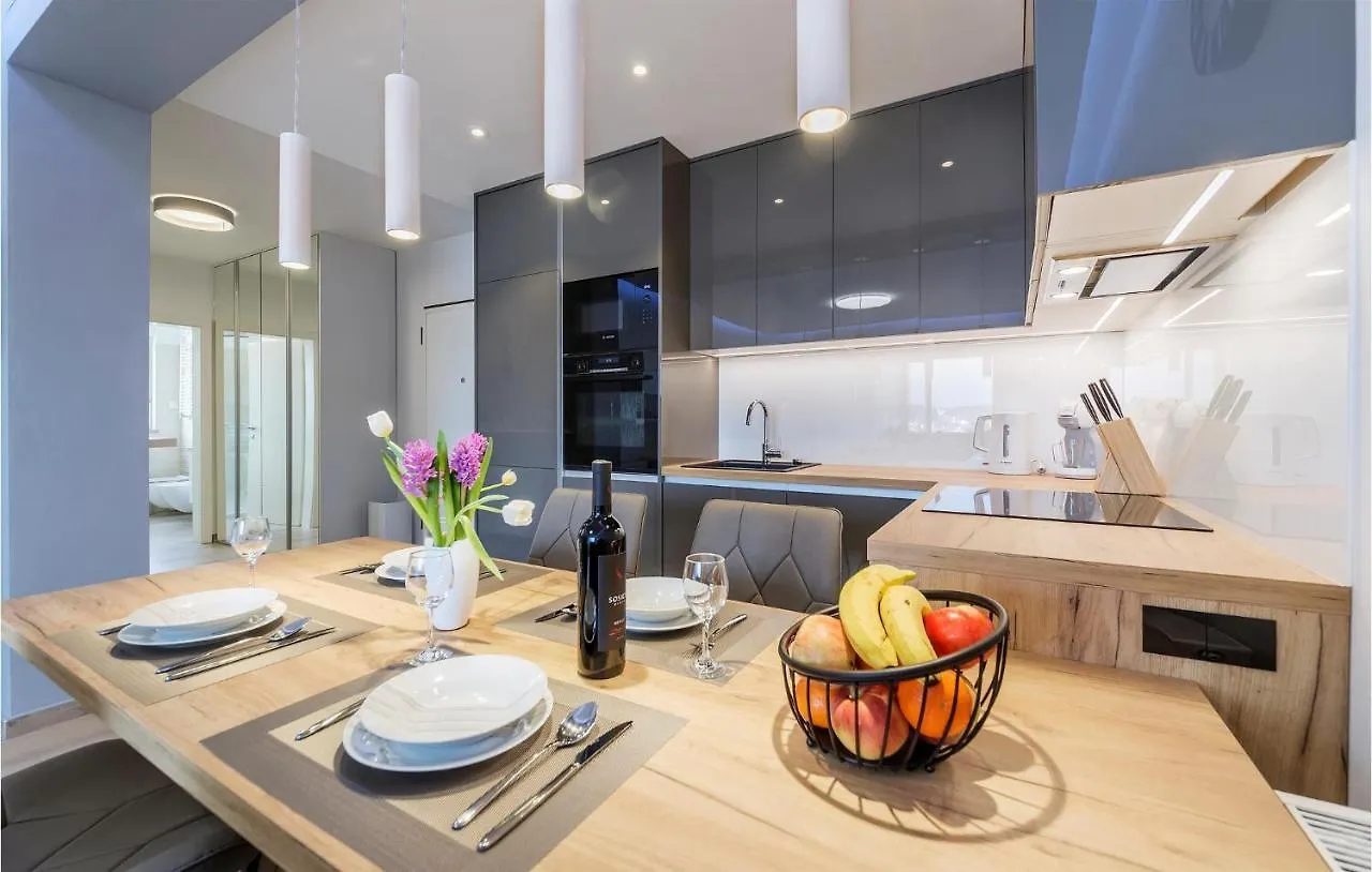 Gorgeous Apartment In Pula With Kitchen 크로아티아